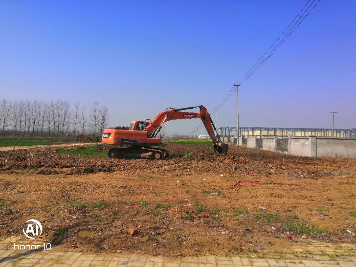 項目建設(shè)不停步 攻堅一線戰(zhàn)正酣